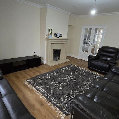 Entire Three Bedroom House In Birmingham Eksteriør billede